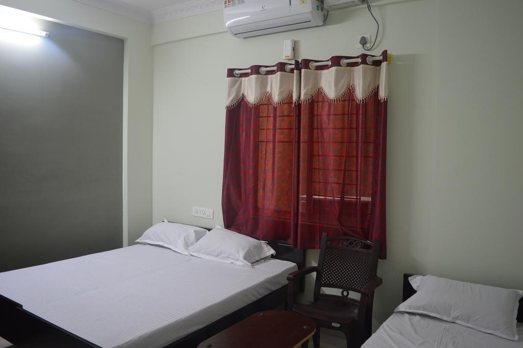 Sri Balaji Guest House Bangalore Exterior photo