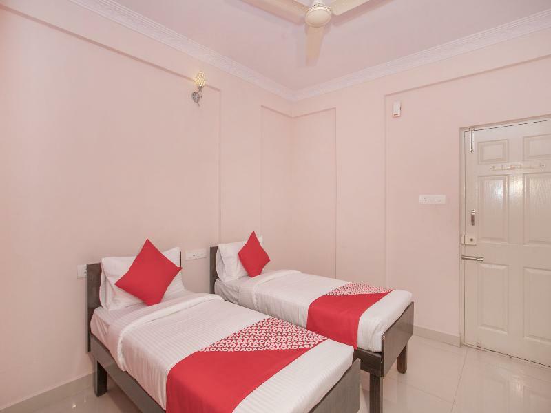 Sri Balaji Guest House Bangalore Exterior photo